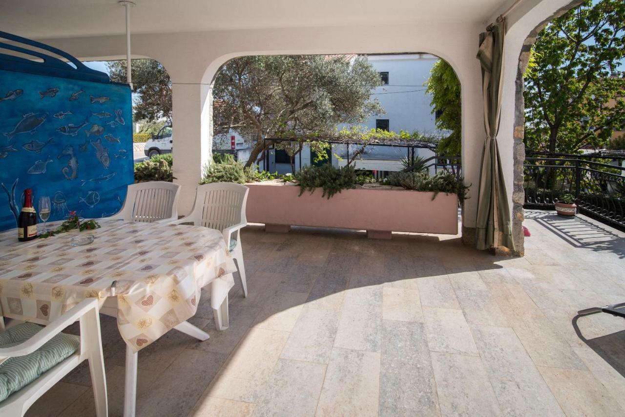 Apartments Braut Krk Veglia Exterior foto