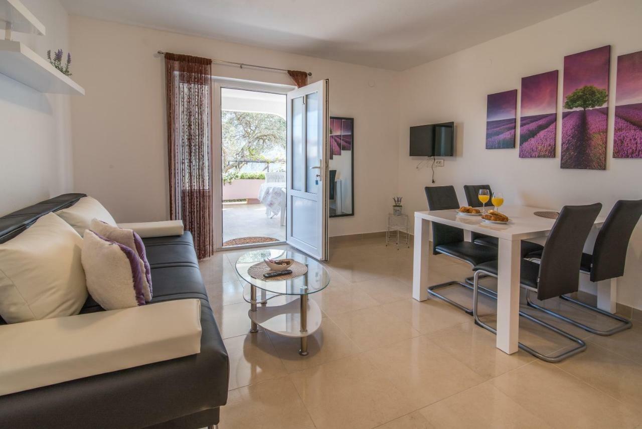 Apartments Braut Krk Veglia Exterior foto