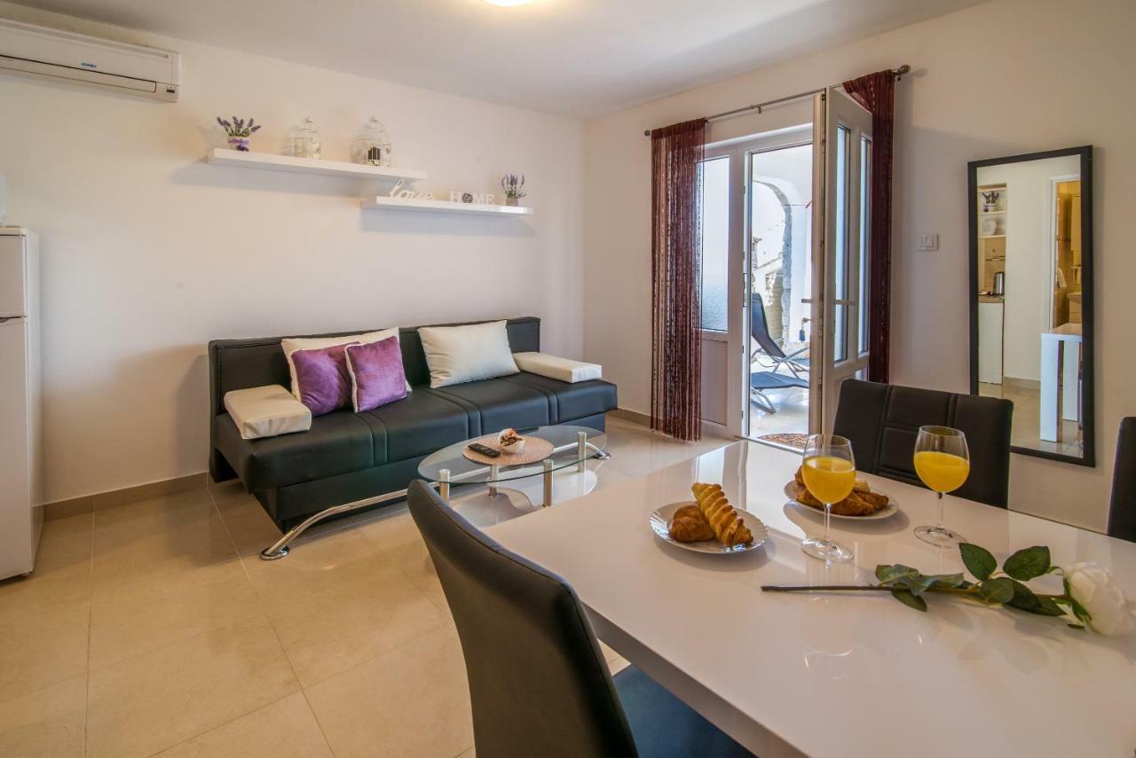 Apartments Braut Krk Veglia Exterior foto