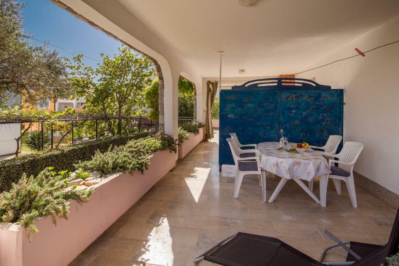 Apartments Braut Krk Veglia Exterior foto