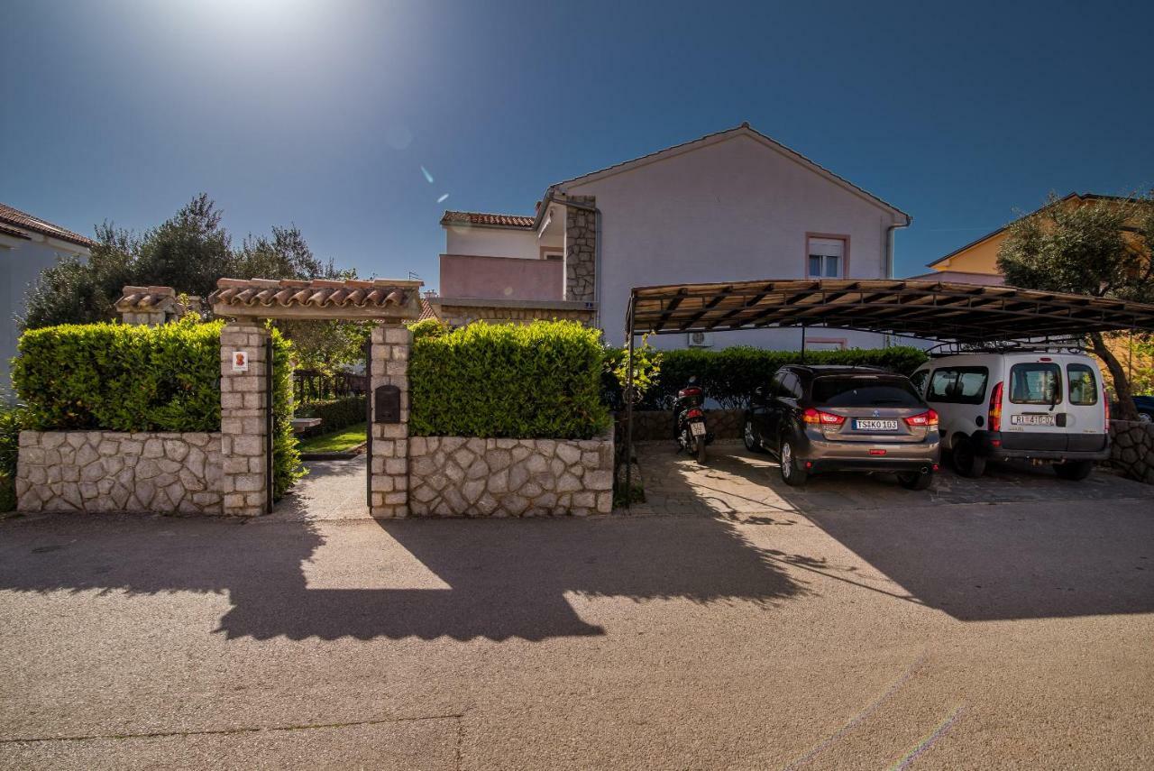 Apartments Braut Krk Veglia Exterior foto